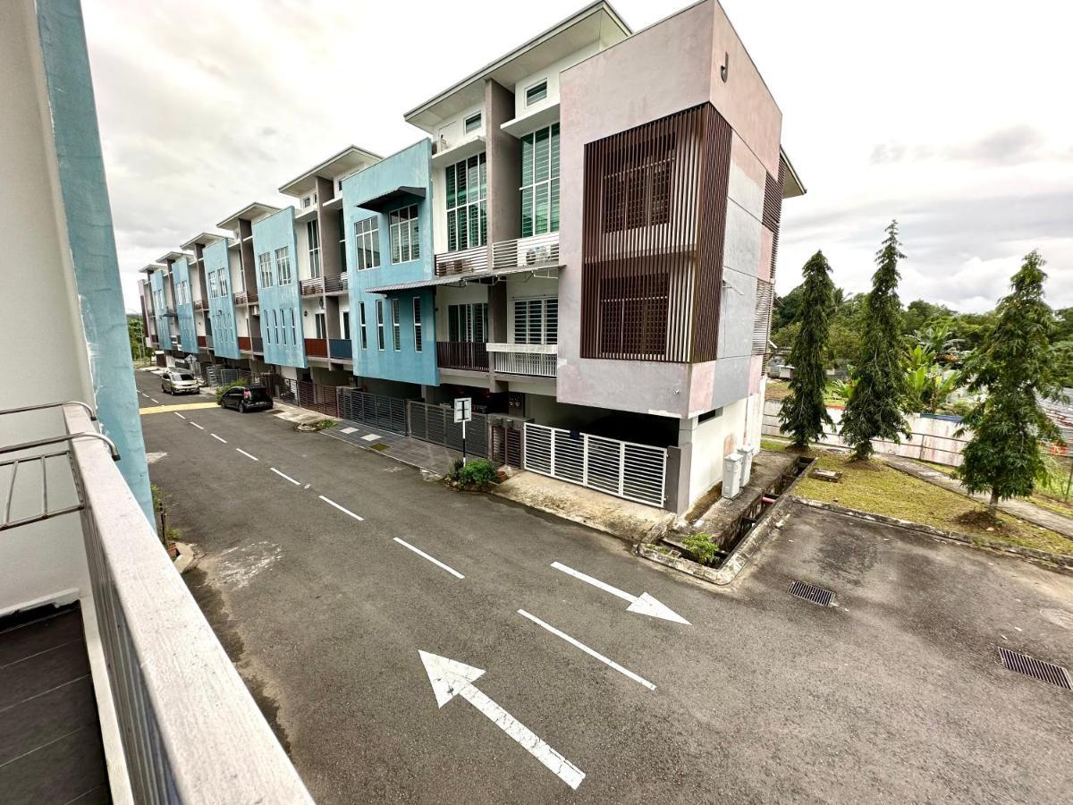 Springfield 3-Storey Cheerful Townhouse #Yoyo Homestay SDK Exteriér fotografie